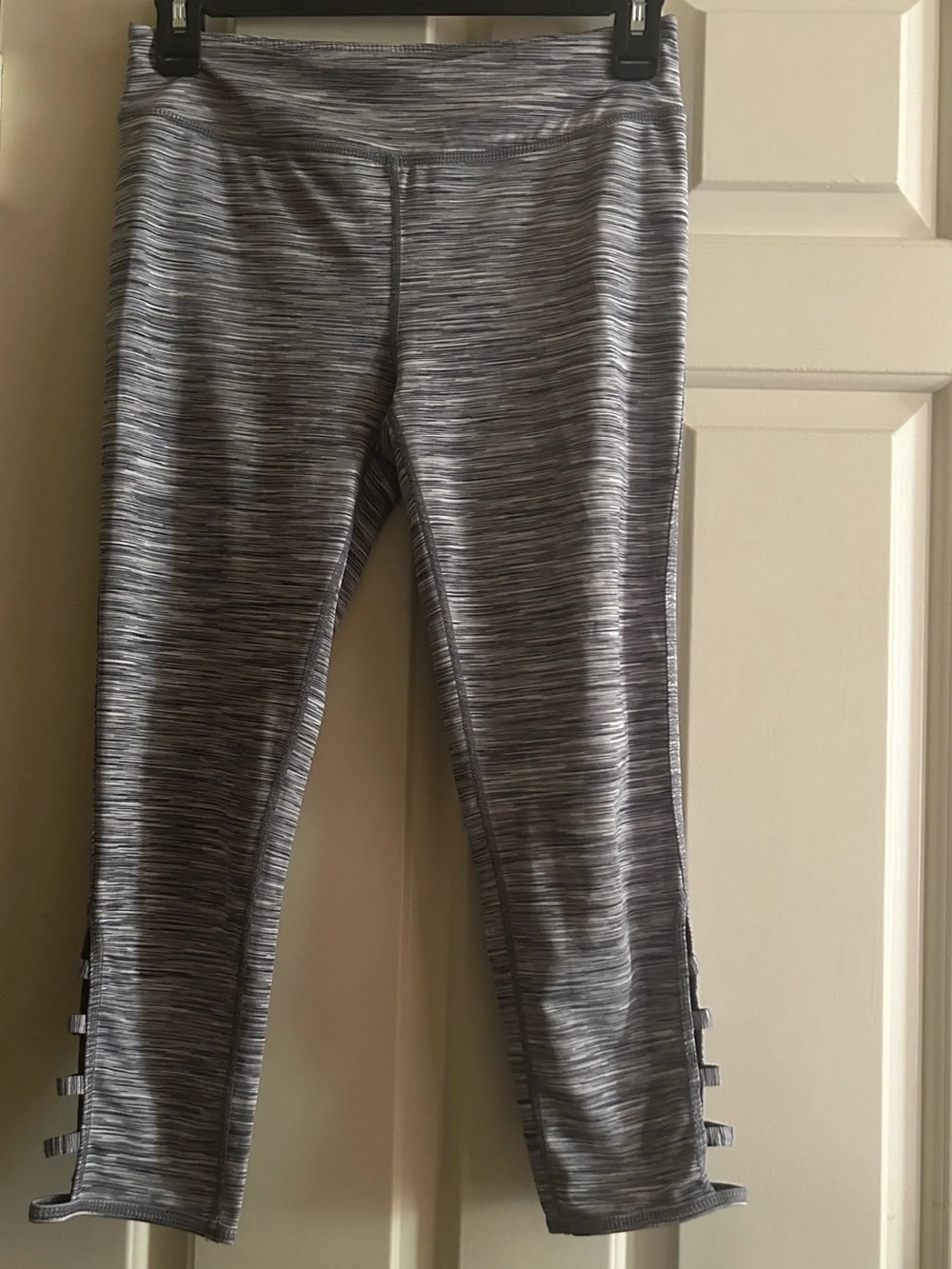 Z By Zella Girls Grey Space-Dye Capri Leggings Size XL 14/16